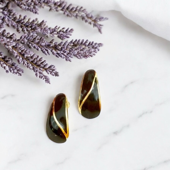 Vintage Trifari Earrin… - Picture 1 of 6